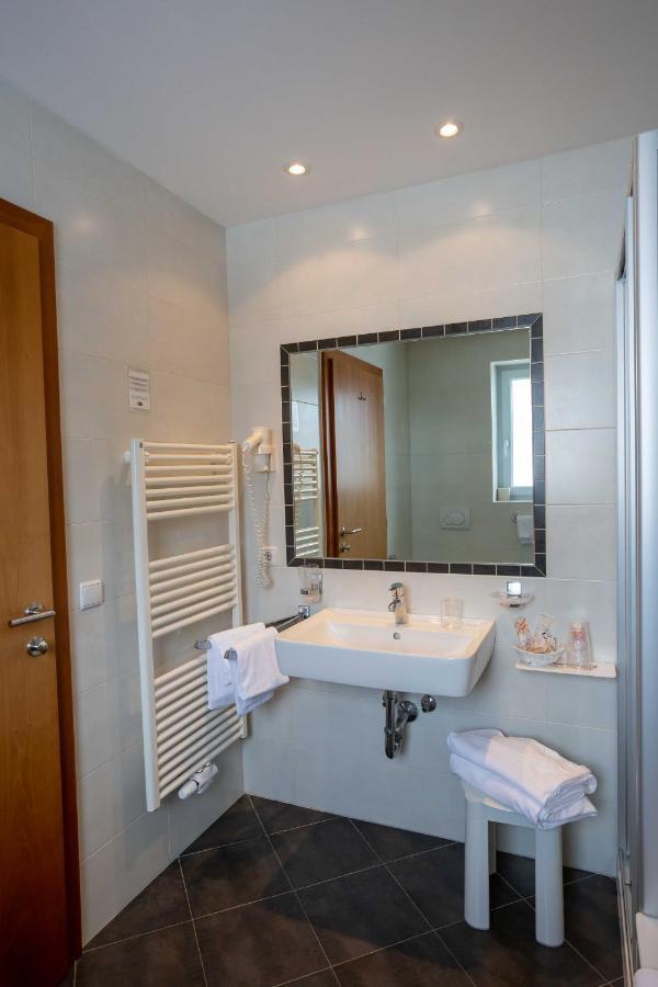 Hotel Martinerhof Сан-Лоренцо-ди-Себато Экстерьер фото